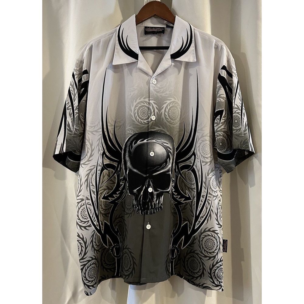 Sapphire Lounge Skull‎ Tribal Graphic Short Sleeve Black Shirt L